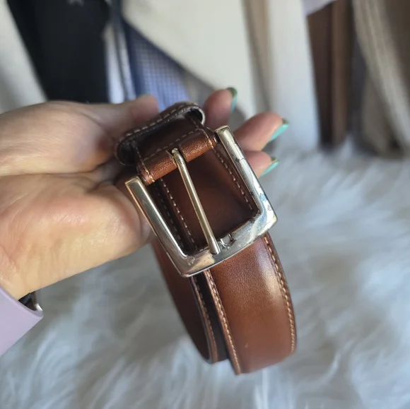 Brooks Brothers Classic Brown Leather Belt - Picture 3 of 8